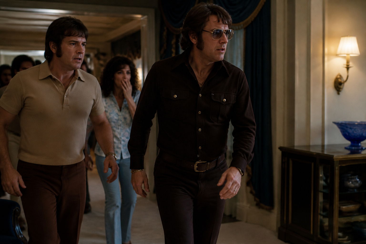 People inside Graceland reacting after Elvis Presley is found