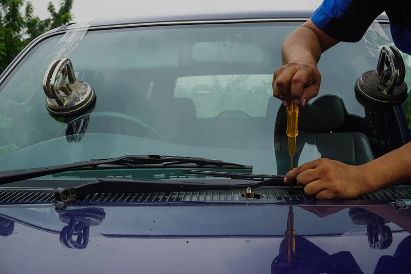 Car Glass Repair: The Complete Guide to Fixing Chips, Cracks, and Windshield Damage