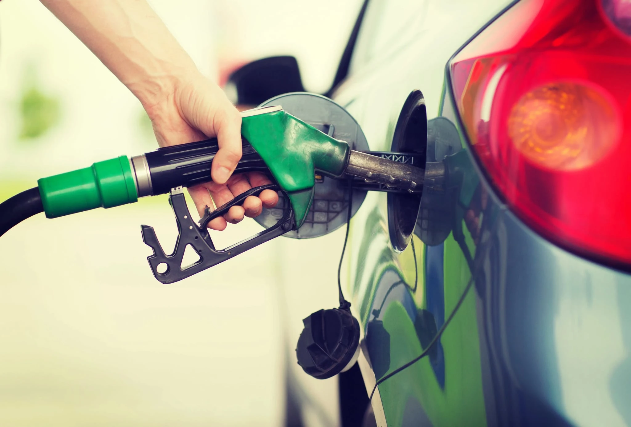 9 Smart Tips to Save Gas When Driving Your Car