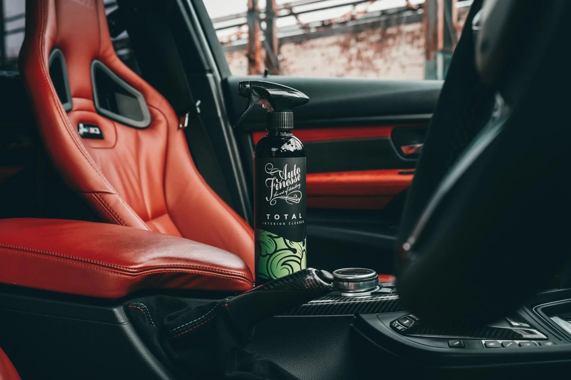 Complete Car Cleaning Service – Deep Interior & Exterior Auto Detailing Guide