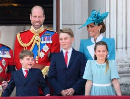Thân vương William và Vương phi Kate phá lệ vì con cái trong mùa hè đặc biệt